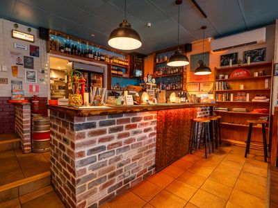 small-bar-cafe-licensed-premises-also-suitable-for-karaoke-entertainment-4