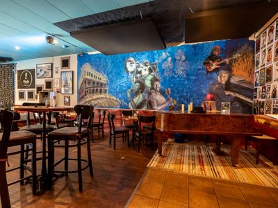 small-bar-cafe-licensed-premises-also-suitable-for-karaoke-entertainment-5