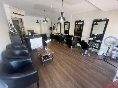 fantastic-hair-salon-in-a-prime-location-on-albany-highway-1