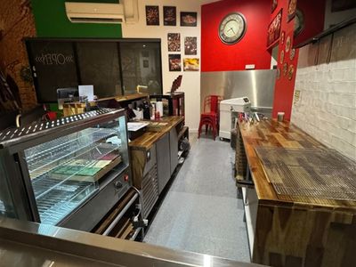 authentic-neapolitan-pizzeria-2