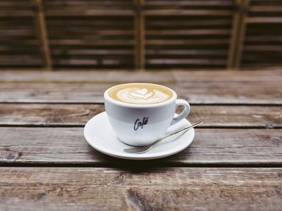 under-offer-well-presented-7-day-cafe-4