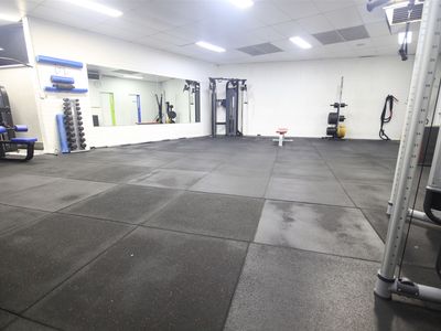 established-24-7-gym-business-como-6