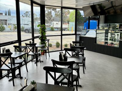 brand-new-cafe-dining-space-prime-corner-site-next-to-bp-4