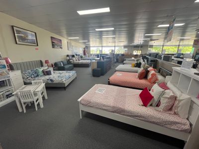 established-home-furniture-business-7