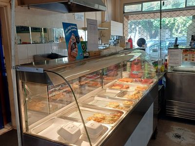 prime-location-busy-east-fremantle-deli-amp-lunch-bar-1