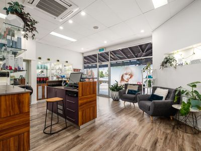 under-offer-this-hair-salon-is-a-must-see-8