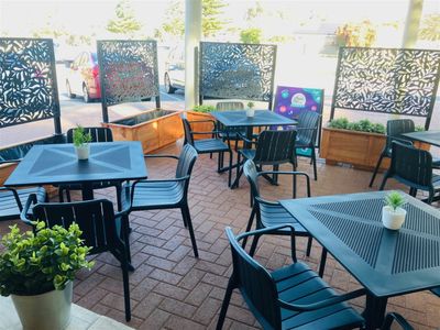 charming-established-cafe-for-sale-2
