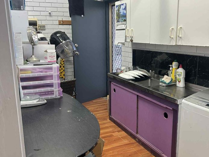 well-established-hair-and-beauty-salon-in-busy-coolbellup-shopping-centre-8