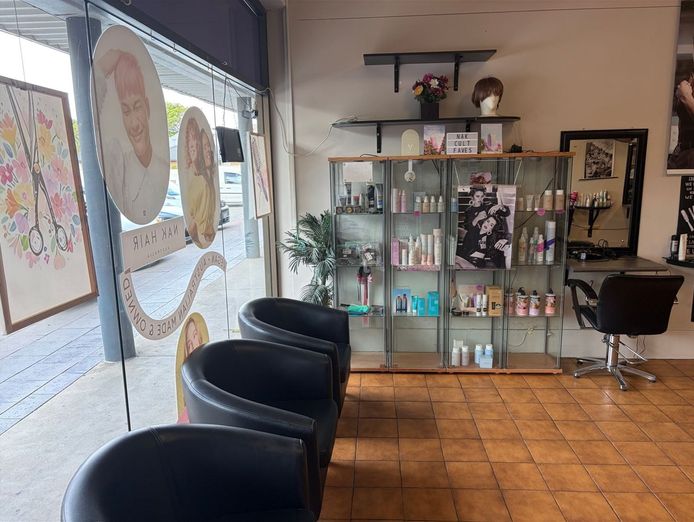 established-local-salon-40-years-of-trade-strong-commun-4