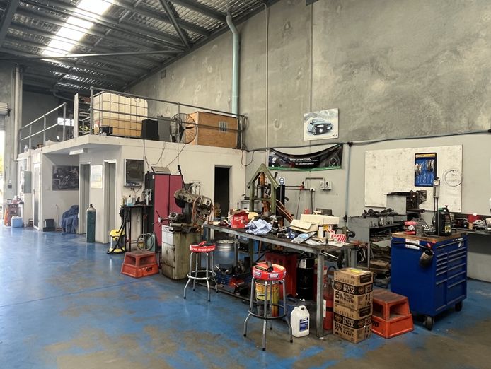 30-year-established-profitable-automotive-service-business-4