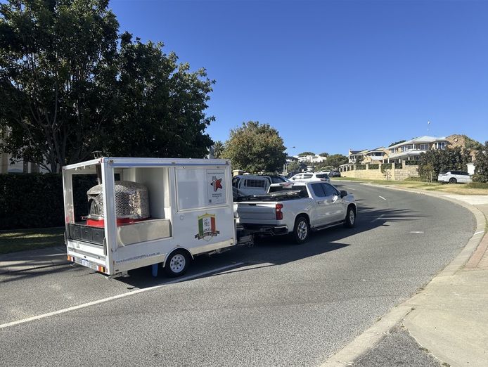 nunzio-39-s-mobile-pizza-3