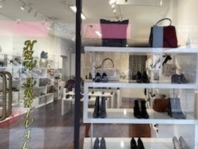 one-of-the-best-exclusive-shoe-boutiques-in-town-4