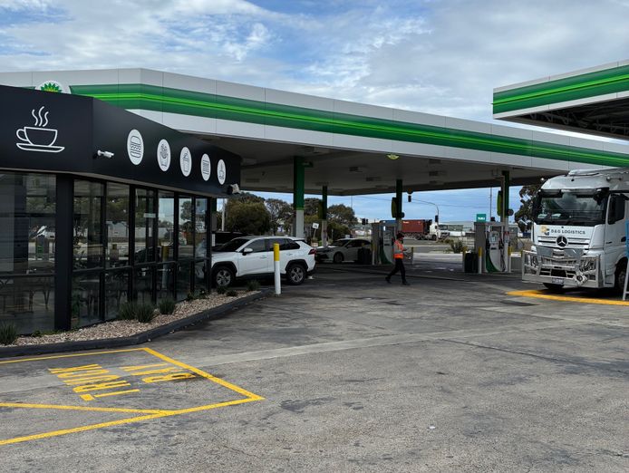 brand-new-cafe-dining-space-prime-corner-site-next-to-bp-1