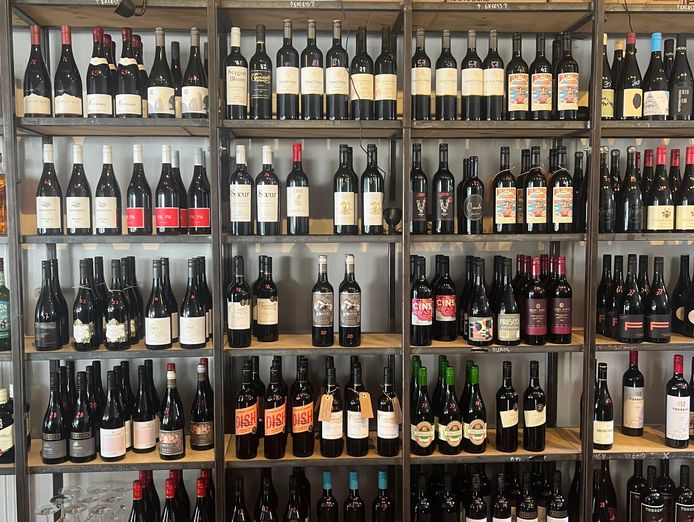 unique-suburban-bottleshop-with-events-space-4