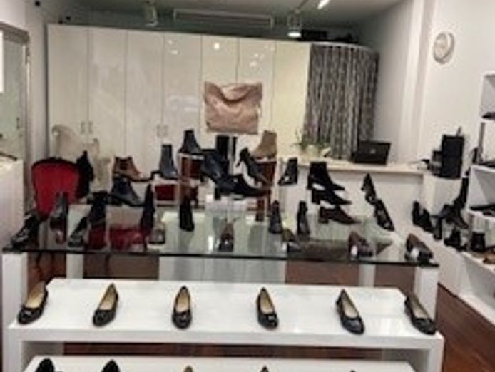 one-of-the-best-exclusive-shoe-boutiques-in-town-8