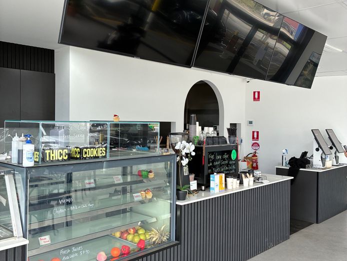 brand-new-cafe-dining-space-prime-corner-site-next-to-bp-9