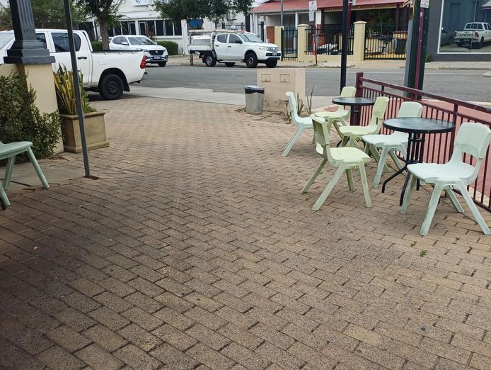 fantastic-5-day-cafe-3