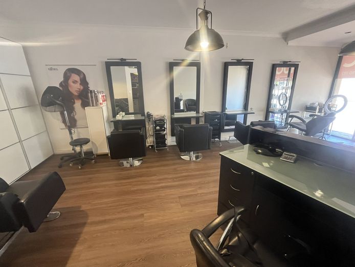 fantastic-hair-salon-in-a-prime-location-on-albany-highway-8