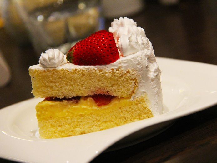 cafe-in-local-shopping-centre-8