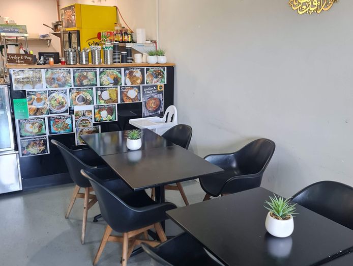 price-reduction-well-presented-asian-restaurant-3