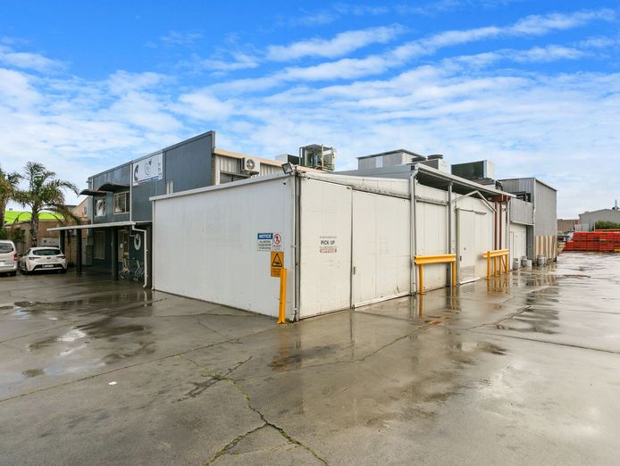 on-offer-a-poultry-processing-facility-with-freehold-5