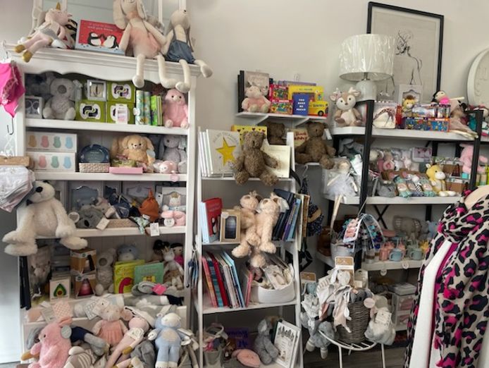 under-offer-established-lifestyle-fashion-boutique-nor-perth-3