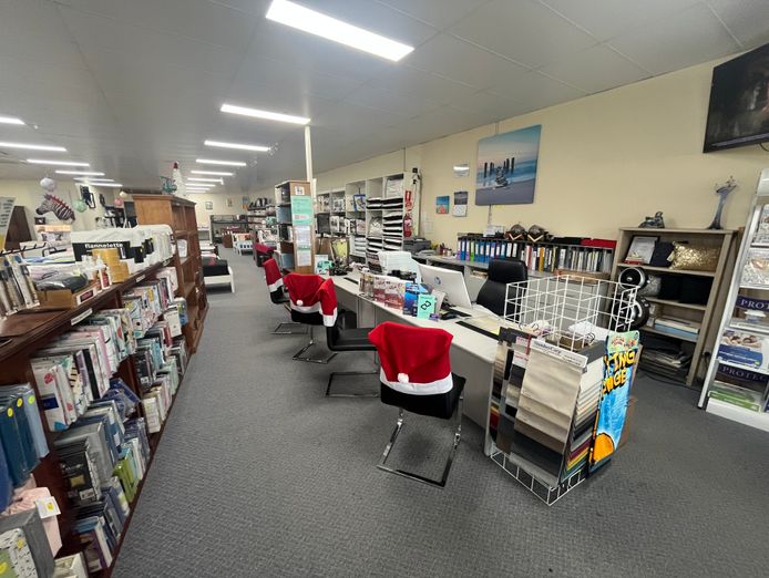established-home-furniture-business-8