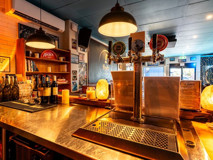 small-bar-cafe-licensed-premises-also-suitable-for-karaoke-entertainment-8