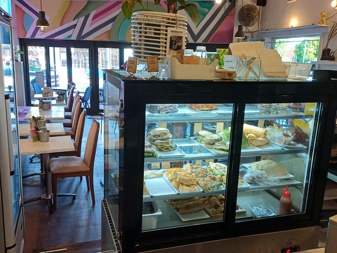 thriving-cafe-in-mount-hawthorn-2