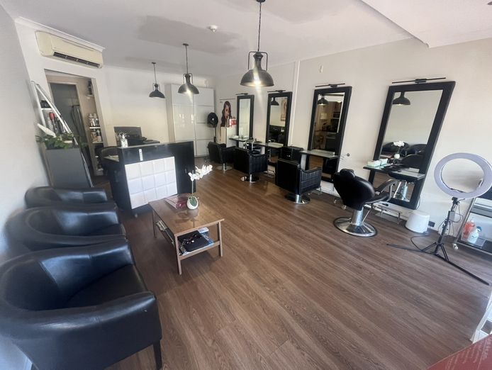 fantastic-hair-salon-in-a-prime-location-on-albany-highway-1