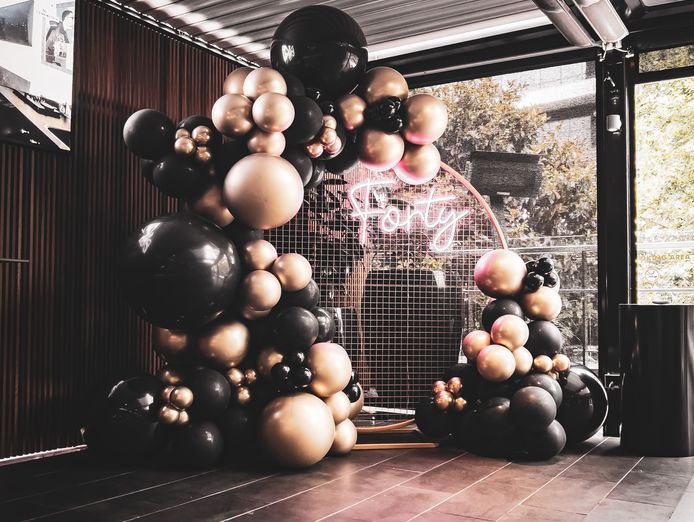luna-balloon-club-online-balloon-events-gifting-delivery-business-1