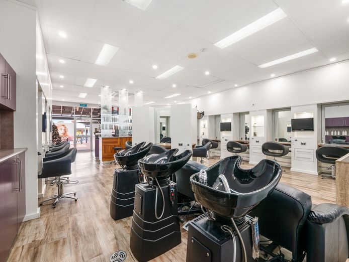 under-offer-this-hair-salon-is-a-must-see-4