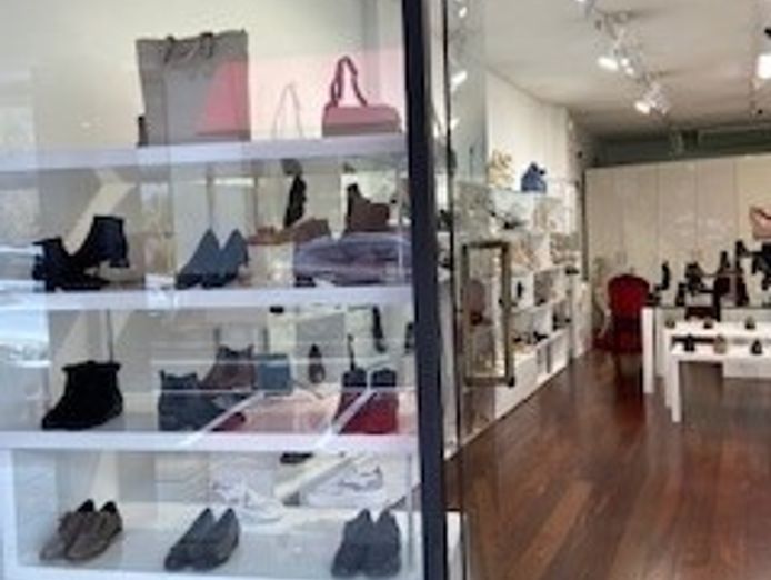 one-of-the-best-exclusive-shoe-boutiques-in-town-3