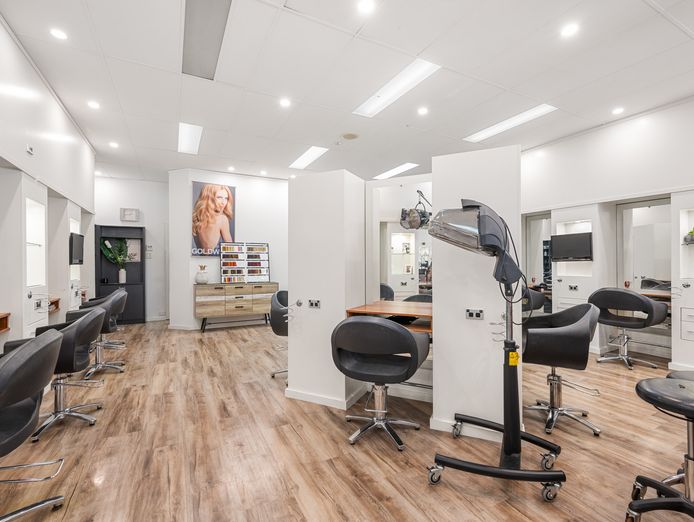 under-offer-this-hair-salon-is-a-must-see-2