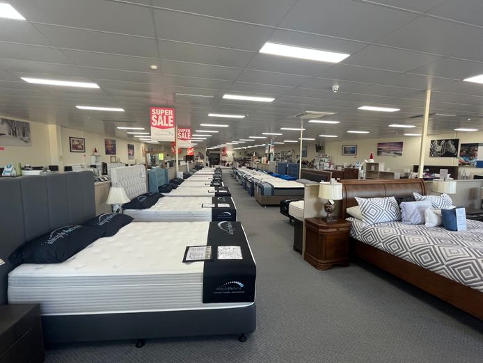 established-home-furniture-business-1