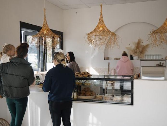 under-offer-high-quality-cafe-4