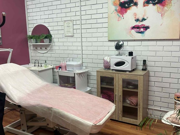 well-established-hair-and-beauty-salon-in-busy-coolbellup-shopping-centre-5