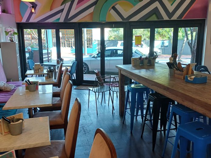 thriving-cafe-in-mount-hawthorn-3