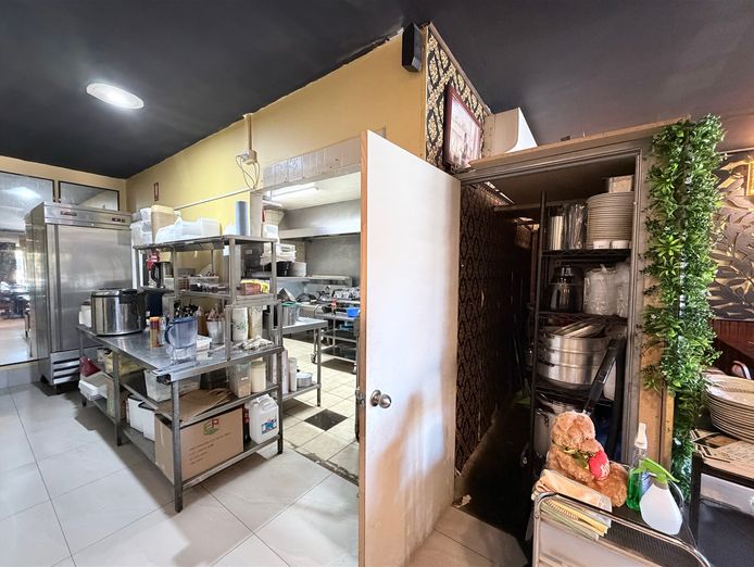 for-sale-established-thai-restaurant-nor-4