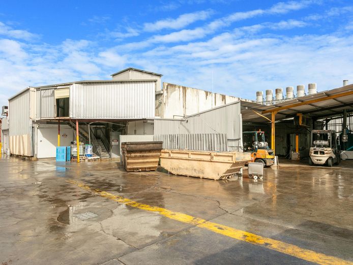 on-offer-a-poultry-processing-facility-with-freehold-4