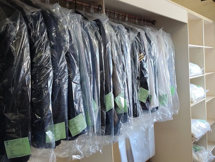 established-dry-cleaners-with-outstanding-growth-potential-3
