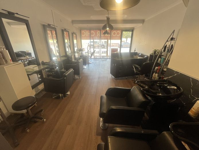 fantastic-hair-salon-in-a-prime-location-on-albany-highway-5