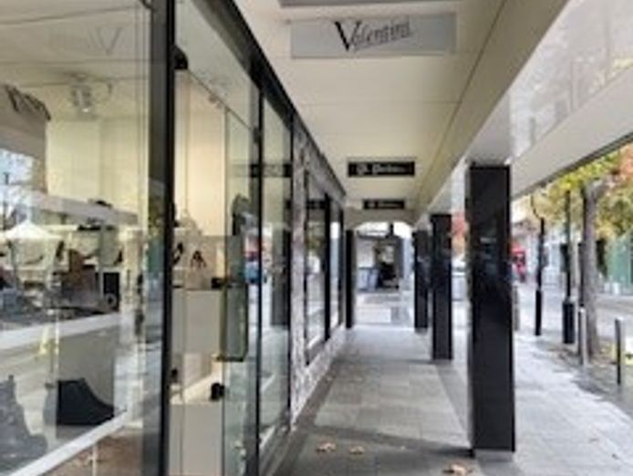 one-of-the-best-exclusive-shoe-boutiques-in-town-1