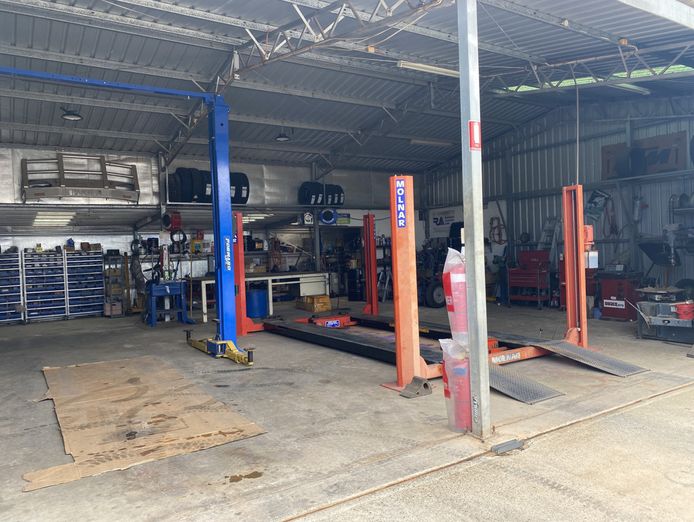 repco-authorised-service-centre-with-panel-paint-denham-wa-8