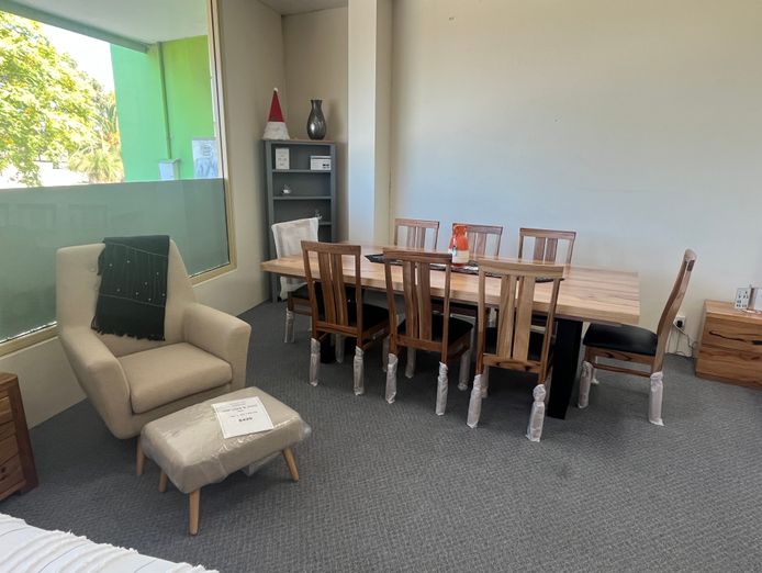 established-home-furniture-business-2
