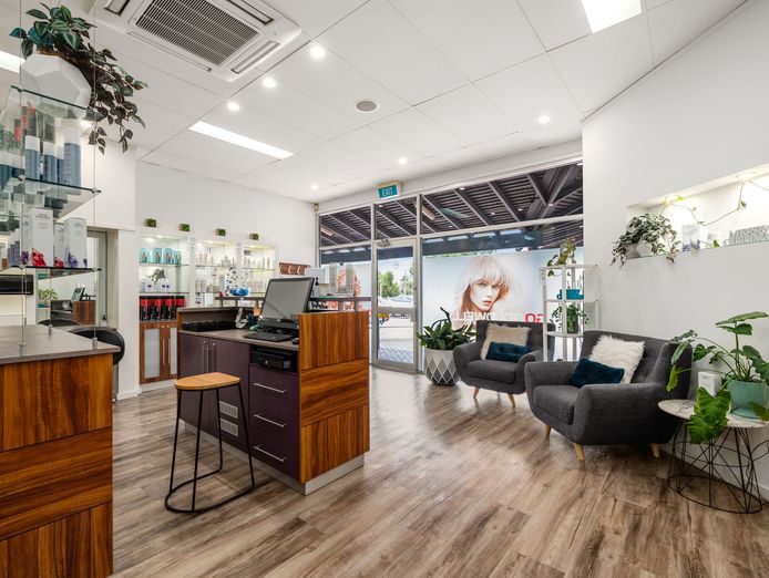 under-offer-this-hair-salon-is-a-must-see-8