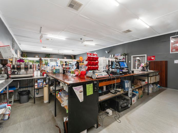 under-offer-rare-retail-opportunity-in-peel-region-1