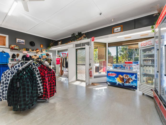 under-offer-rare-retail-opportunity-in-peel-region-3