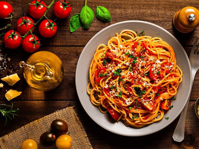 well-established-italian-restaurant-near-the-coast-7
