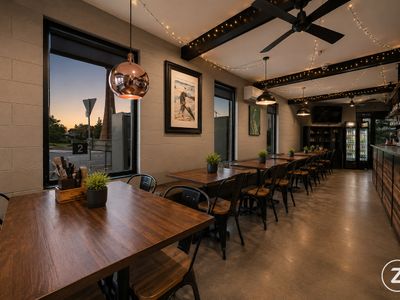 fully-licensed-cafe-beer-wine-bar-prime-location-200-000-annual-profit-5
